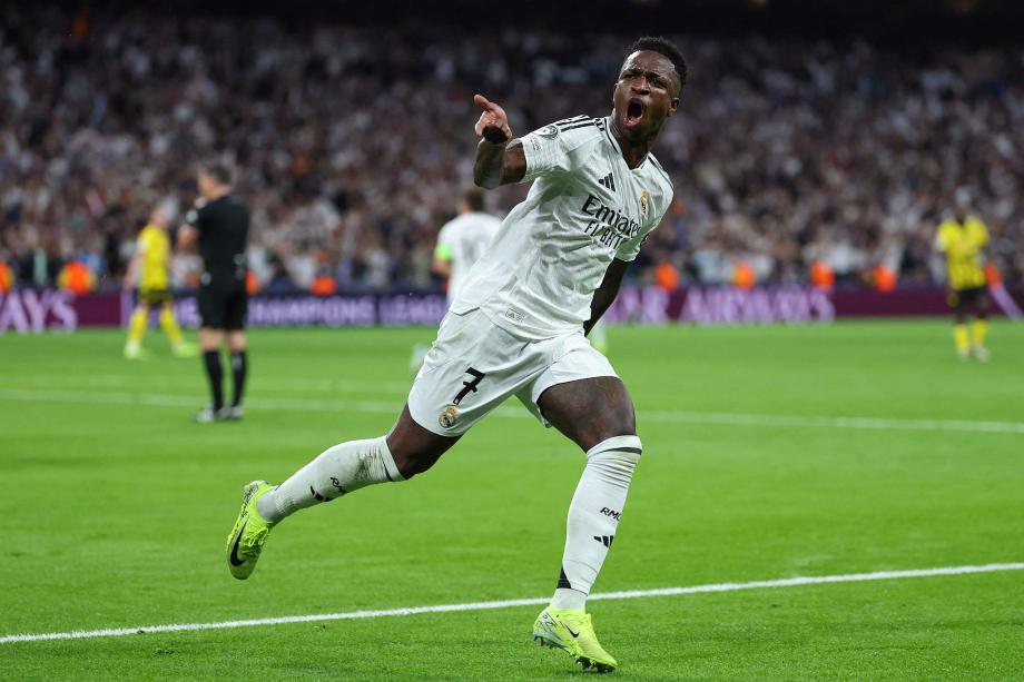 末节被弃用！周琦高效砍两双，杀伤力十足无奈罚球一般