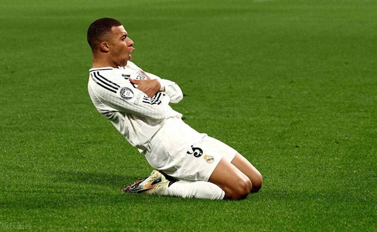 米体：DV9已失去世界杯机会，多家豪门想明年免签他