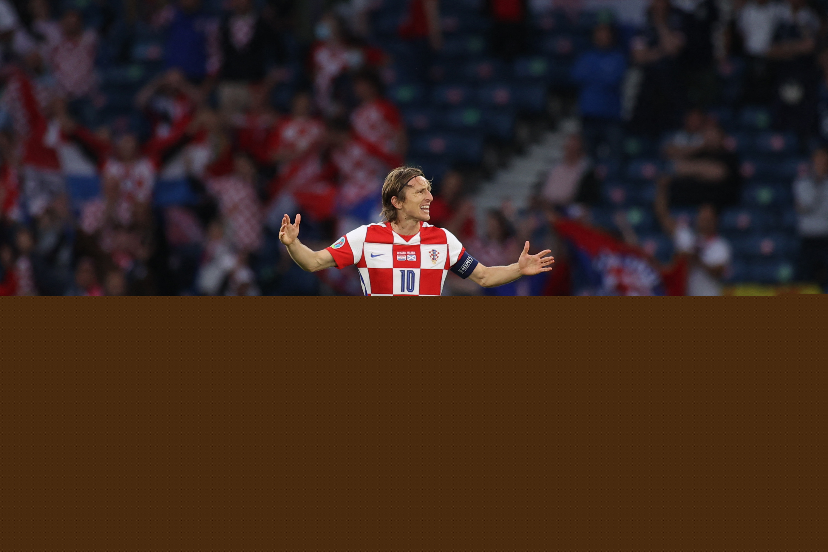 记者：汪士钦这张红牌就是多年来中国足球陋习的真实写照