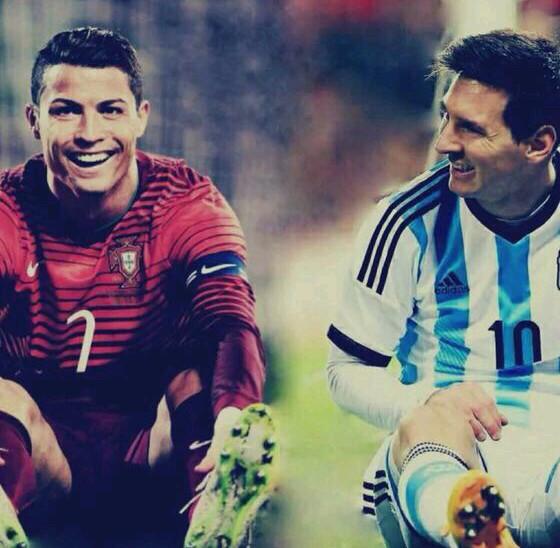 詹姆斯第15次中国行人气依旧爆棚，为上海交大球赛开球并与同学互动