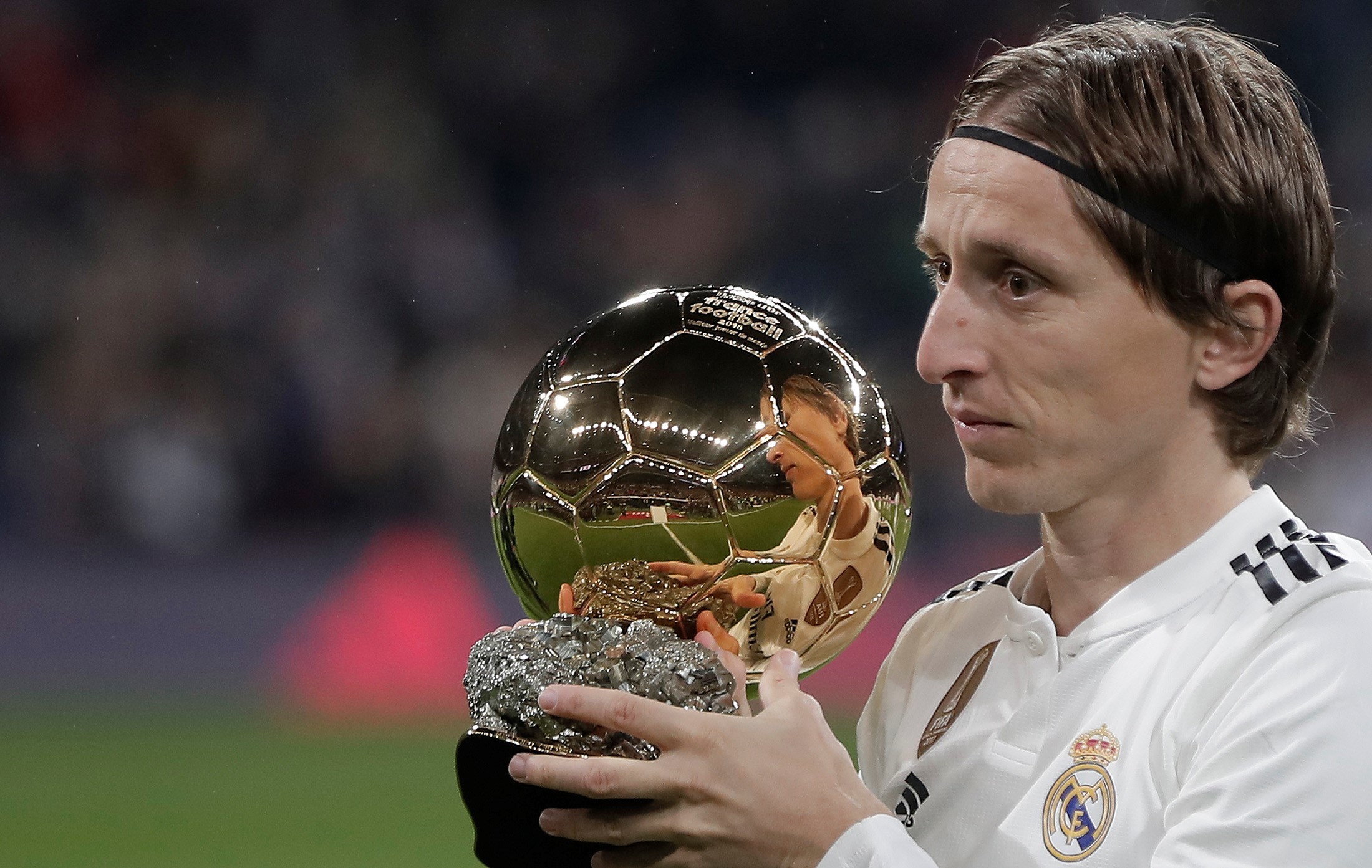 齐达内、贝克汉姆、大罗对线罗纳尔迪尼奥，梅西当时有多大？