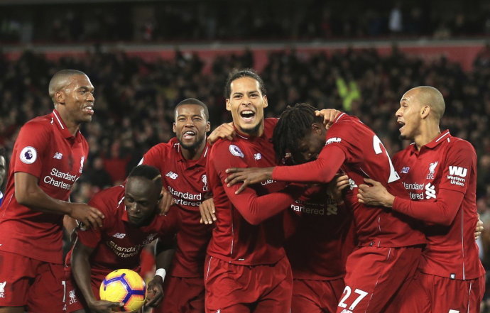 世界杯预热海报里没有C罗遭质疑，FIFA删除原海报改“怀旧”